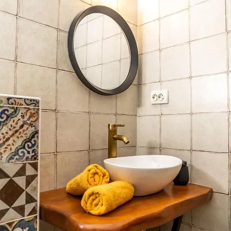 Holiday Galic-stylish Getaway *