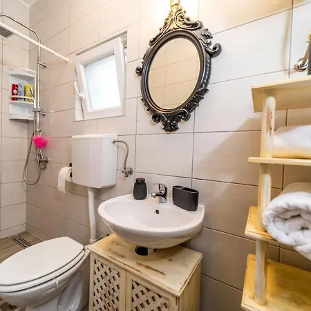 Holiday Galic-stylish Getaway Holiday home Mundanije