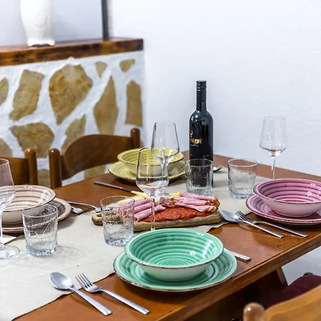 Holiday Galic-stylish Getaway Holiday home