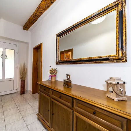 Holiday home Holiday Galic-stylish Getaway Mundanije